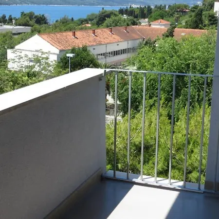 Lone 4* Luxury Penthouse In Center Apartment
