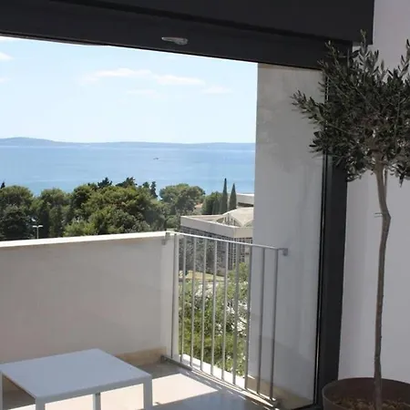 Lone 4* Luxury Penthouse In Center Apartment Split