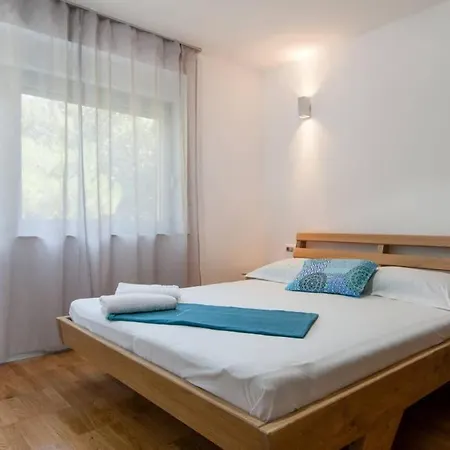 Lone 4* Luxury Penthouse In Center * Split